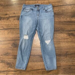Torrid Light Blue Ripped Skinny Jeans. Plus Size 18R